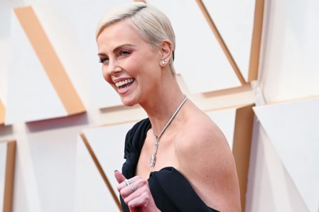 Copia il look di Charlize Theron