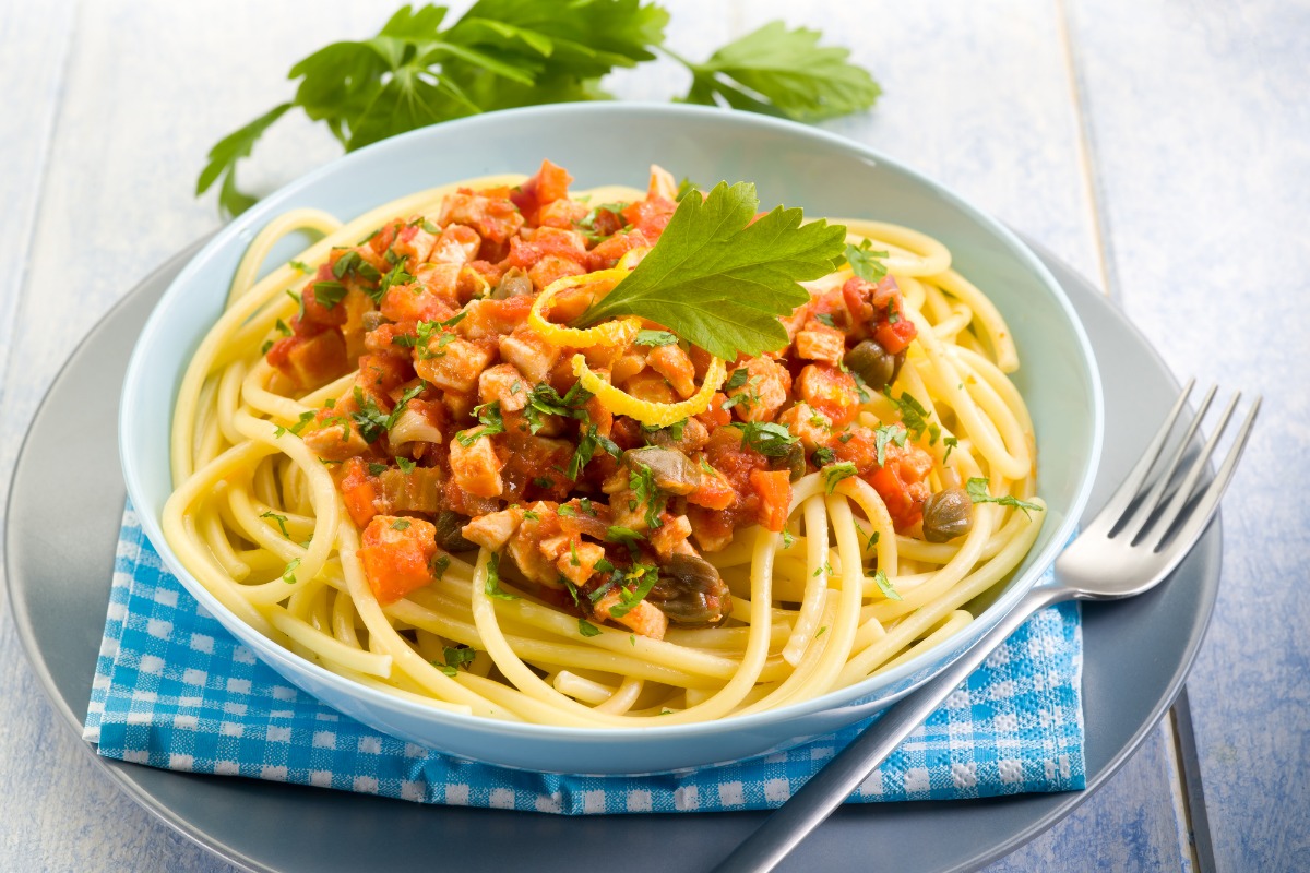 Spaghetti con Pesce Spada e Capperi