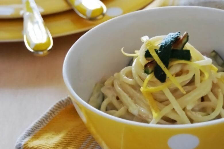 Spaghetti con zucchine limone e stracchino