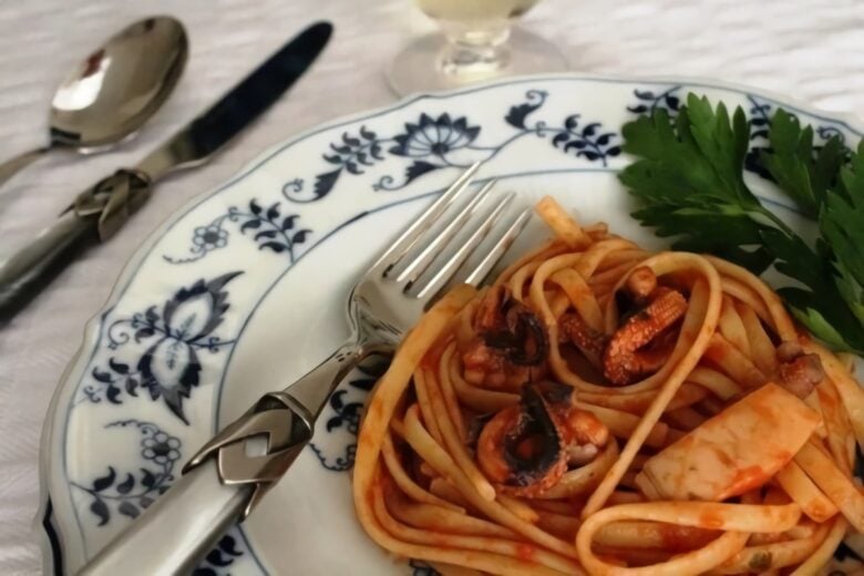 Linguine con Seppie e Pomodoro