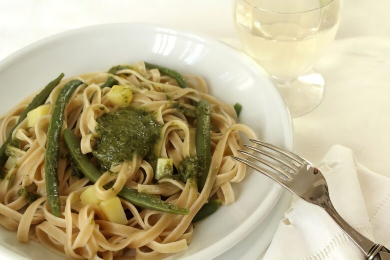 Fettuccine al Pesto ricco