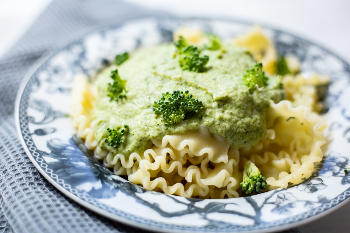 Fusilloni con crema di broccoli al peperoncino