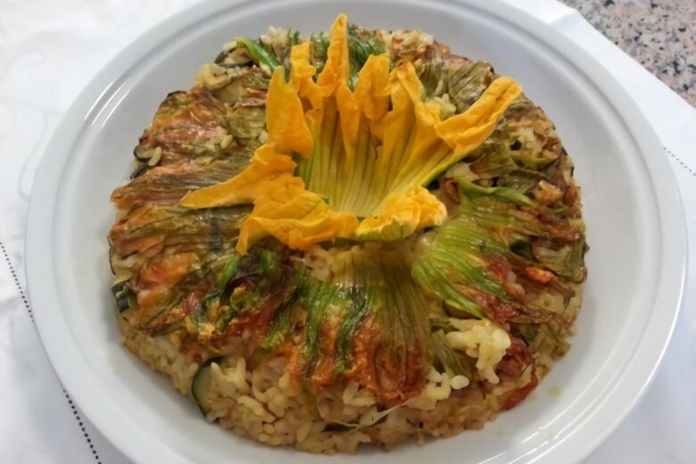 Timballo di riso con fiori di zucca