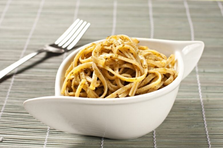 Pasta con salsa di nocciole