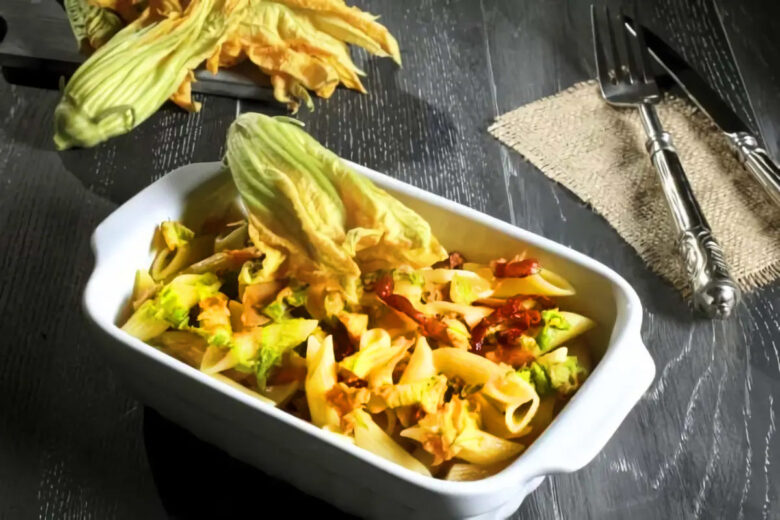 pasta con zafferano zucchine e speck