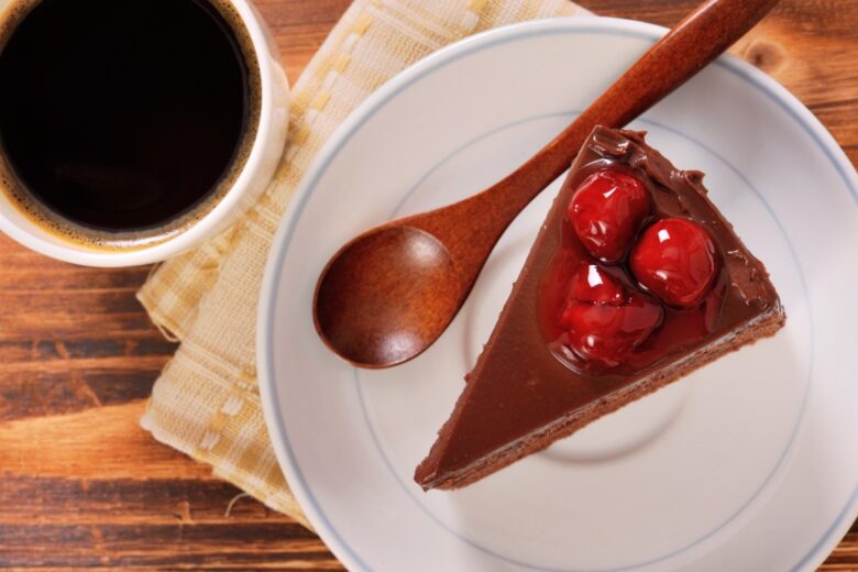 Torta gianduia con ciliegie