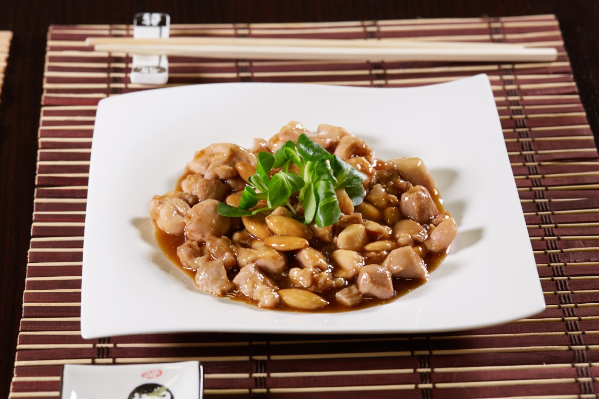 Pollo alle mandorle