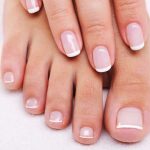 Bye bye acetone: solventi per lo smalto che non rovinano le unghie