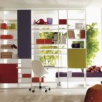 Angolo studio in camera da letto con libreria bifacciale Doimo CityLine