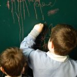 Pittura lavagna bambini
