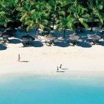 Veduta dall'alto di una bianchissima spiaggia
