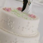 Torta classica rosa chiaro su base rotonda