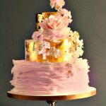 Torta rosa e dorata