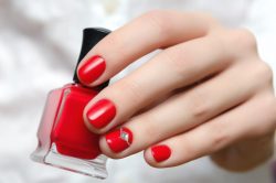 Smalto rosso: come scegliere quello giusto e i nostri prodotti top