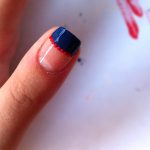 smalto blu e rosso