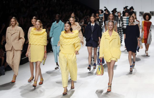 Issey Miyake ss 2015 Parigi Fashion Week