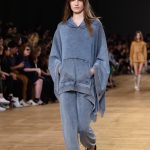 Tuta in denim con poncho