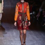 Abito floreale in seta sui toni arancio