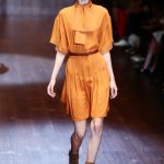 Vestito in seta arancione mandarino