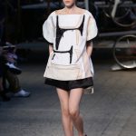 Shorts e blusa bianca