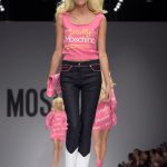 Canotta rosa shocking e jeans