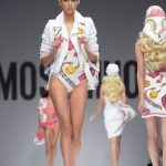 Costume intero bianco con giacca in spugna