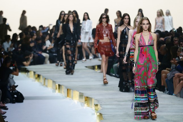 Roberto Cavalli: la sfilata S/S 2015 alla Milano Fashion Week
