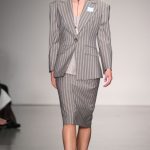 Completo a righe gessato grigio
