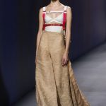 Top-sottoveste e lunga gonna beige