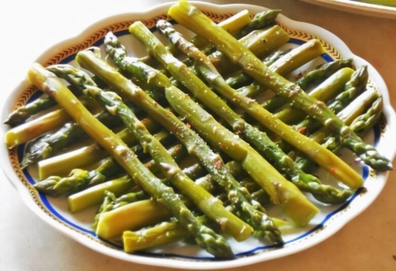 Asparagi al sale rosa e al limone