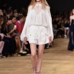 Shorts e blusa drappeggiata