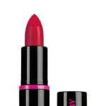 Debby_ Kiss My Lips effetto matt dona alle labbra un finish extralucido e brillante.