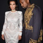 Fiori, piume, blu pavone: quintessential Anna. #streetstyle PFW september 2014