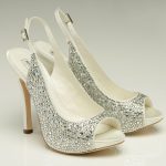 Scarpe da sposa diverse dal bianco
