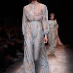 Abito lungo celeste con drappeggio