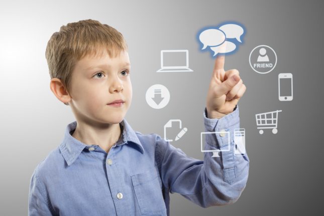 bimbi e tecnologia