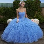 abito da sposa azzurro