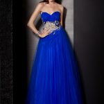 abito da sposa blu elettrico elegante