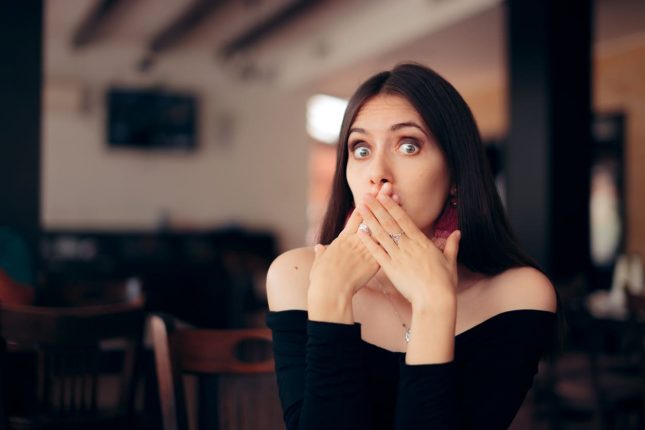 Singhiozzo: a cosa è dovuto e come farlo passare