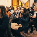 Il pubblico fa domande e partecipa attivamente all'evento