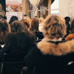 Il pubblico attento durante l'intervento di Elena Fabio