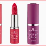 I tradizionali rossetti color rosso e rosa scuro che assicurano un splendido effetto. Texture cremosa e leggera che dura per ore senza seccare le labbra