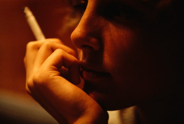 Tabacco e Venere. Perchè la donna è dipendente dal fumo
