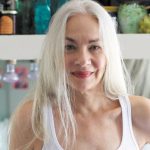 Bellezza over 60: elogio dell'imperfezione