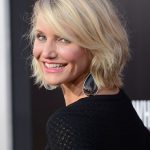 Cameron Diaz con long bob mosso e riga di lato