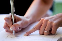 firma del documento di matrimonio