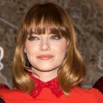 Emma Stone con lob mosso sulle punte e maxi frangia