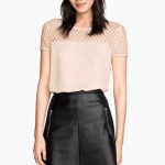 H&M_ Maglia color nude e gonna in pelle