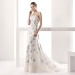 abito sposa jolie in pizzo bianco e azzurro