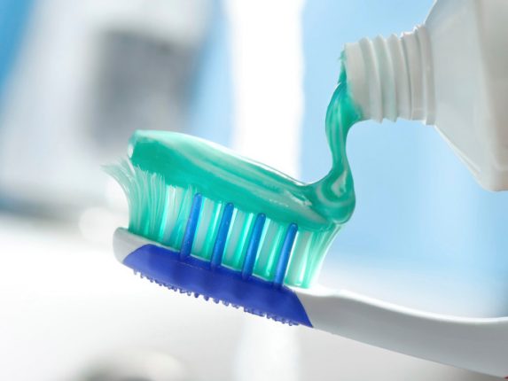 usi alternativi del dentifricio